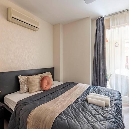 Exclusive Central Suite With Balcony By Prestige Homes Будапеща Екстериор снимка