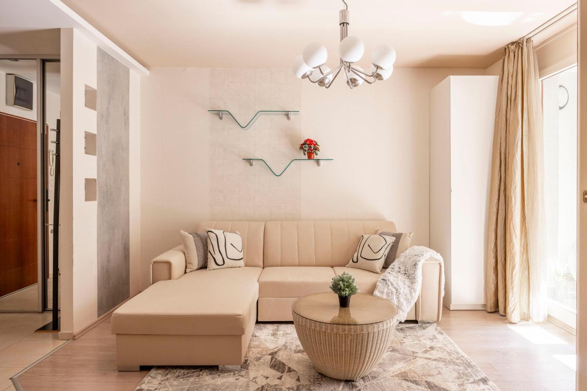 Exclusive Central Suite With Balcony By Prestige Homes Будапеща Екстериор снимка
