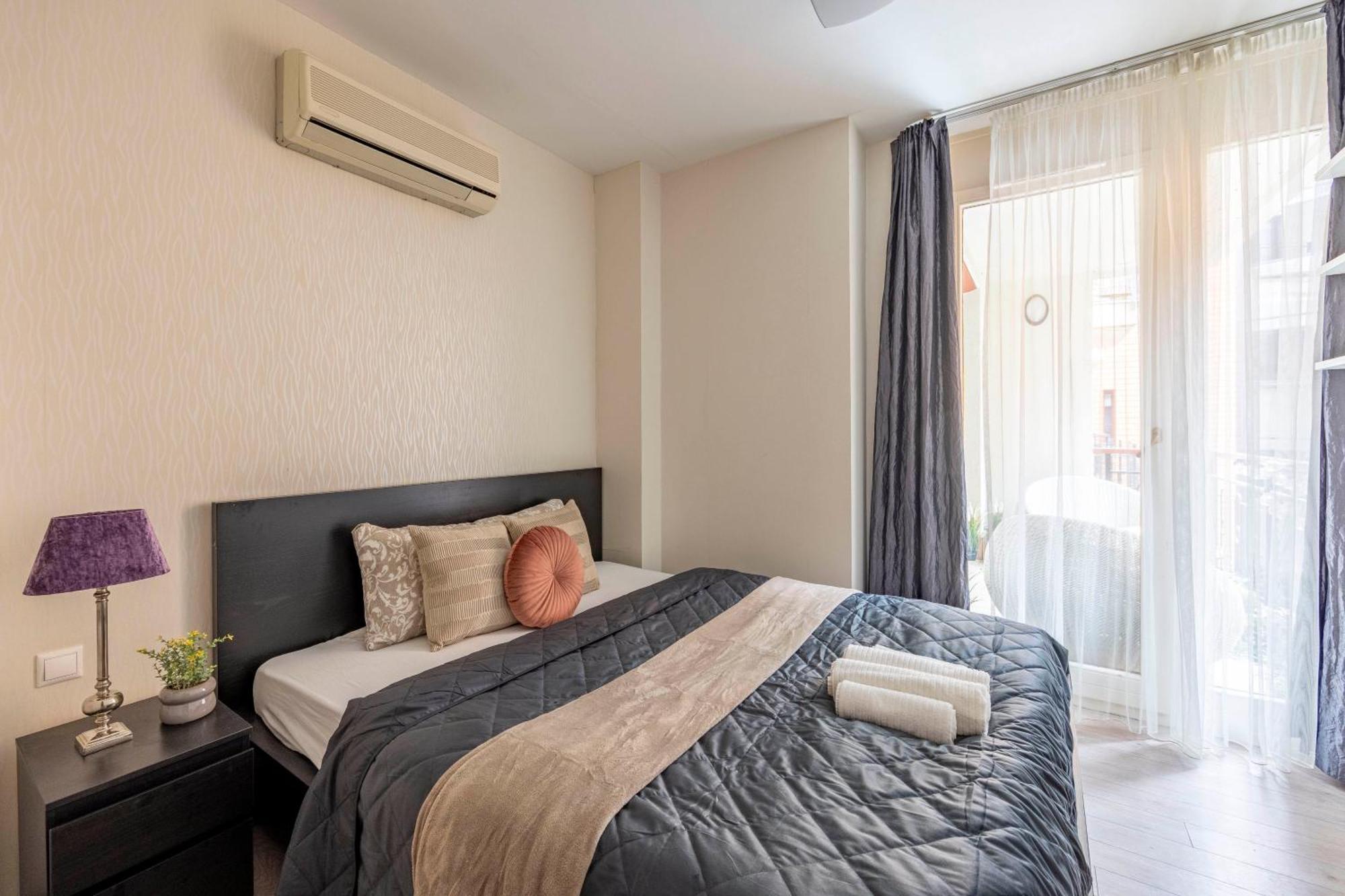 Exclusive Central Suite With Balcony By Prestige Homes Будапеща Екстериор снимка