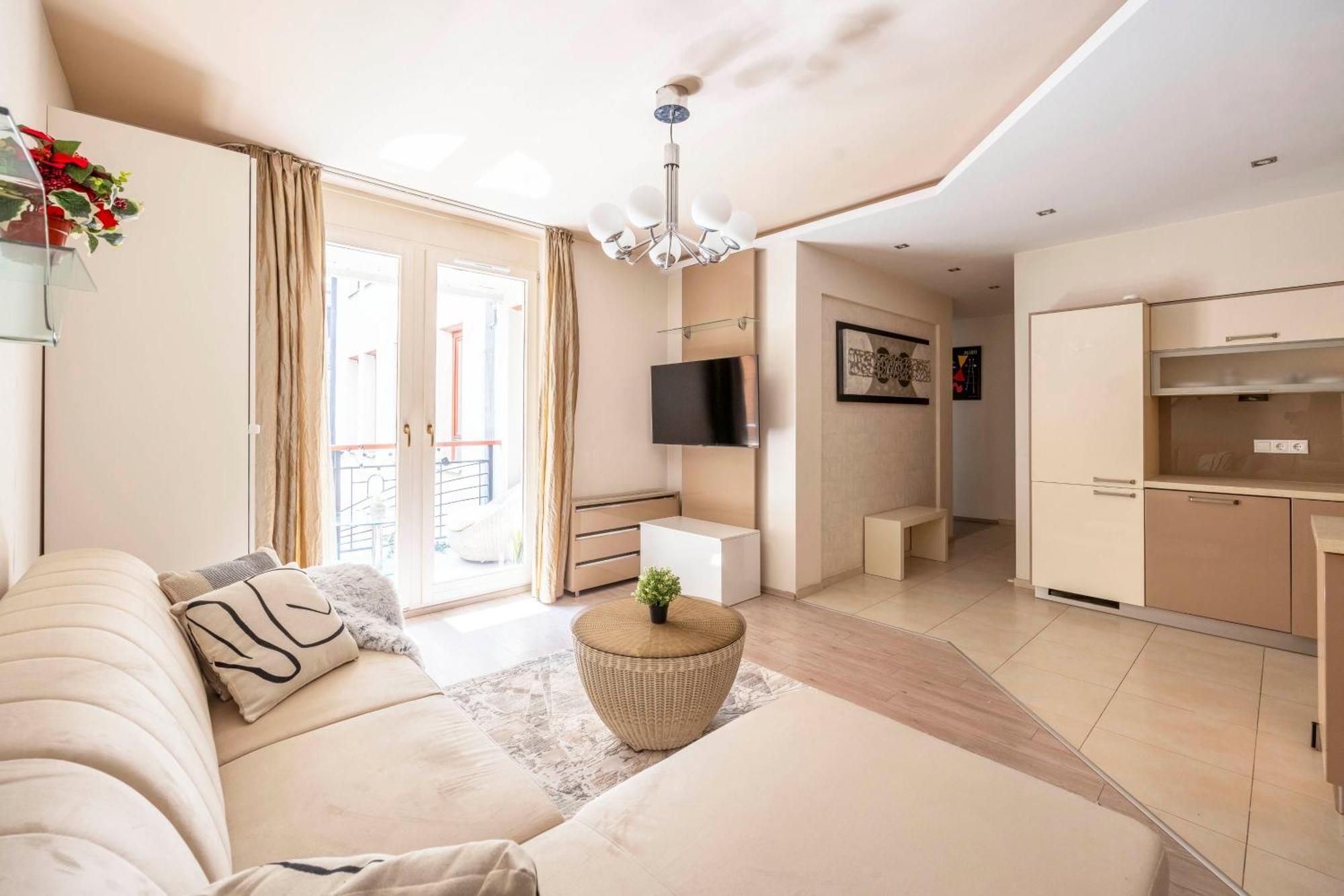 Exclusive Central Suite With Balcony By Prestige Homes Будапеща Екстериор снимка