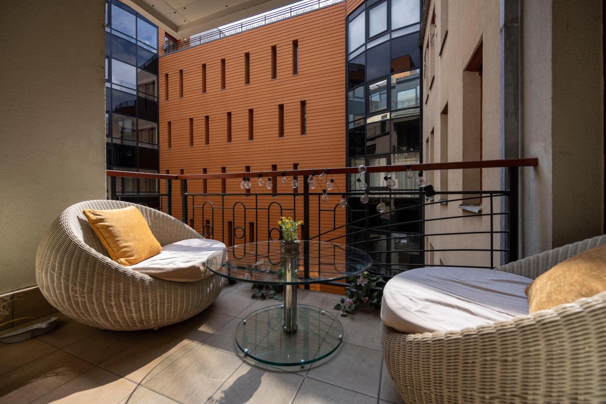 Exclusive Central Suite With Balcony By Prestige Homes Будапеща Екстериор снимка