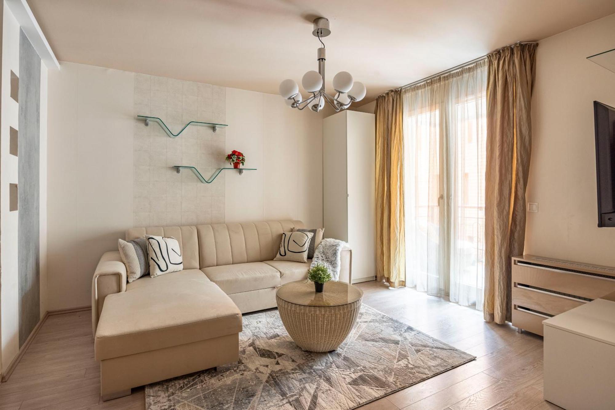 Exclusive Central Suite With Balcony By Prestige Homes Будапеща Екстериор снимка