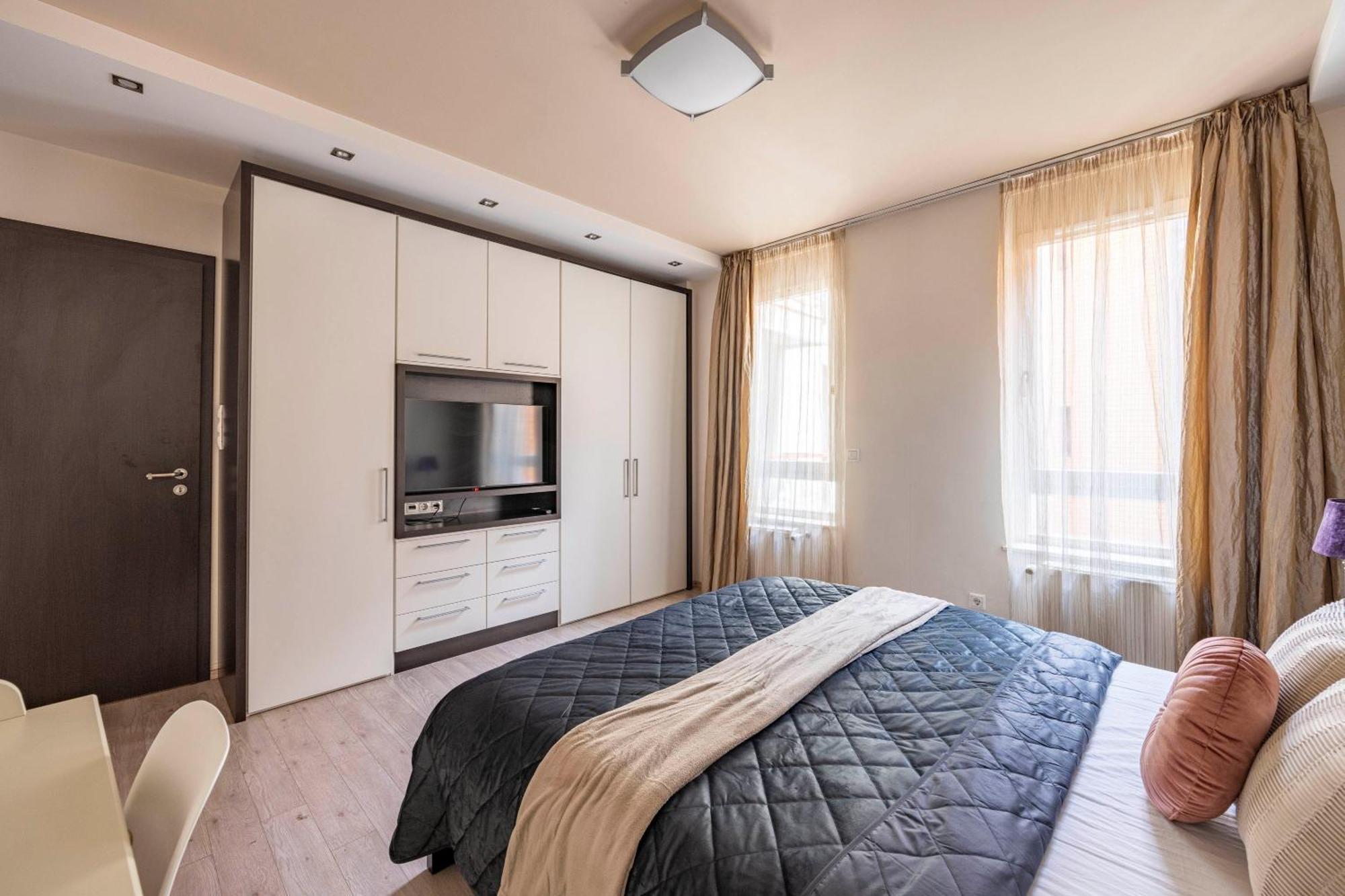 Exclusive Central Suite With Balcony By Prestige Homes Будапеща Екстериор снимка